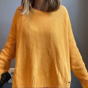 yellow oversized Hollister sweater